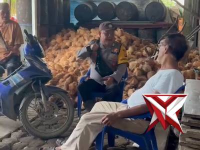 PATROLI JALAN KAKI BHABIN POLSEK LALAN.