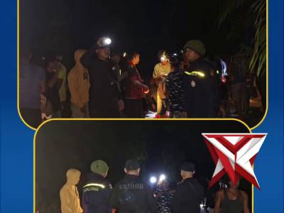 Anggota Satuan Brimob Polda Kalbar melakukan pencarian dan evaluasi korban hilaang - PoliceTube