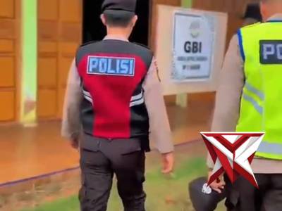 Berikan Rasa Aman, Personel Polsek Muara Lakitan Amankan Ibadah Jumat Agung di GBI Marga Ba