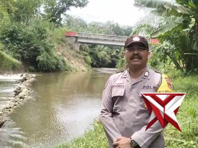 Cek Debit Air di Jembatan Air Temam Kel. Pasar Muara Beliti - PoliceTube