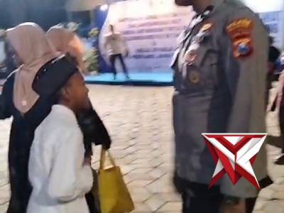 POLSEK NGASEM PENGAMANAN SANTUNAN ANAK YATIM - PoliceTube
