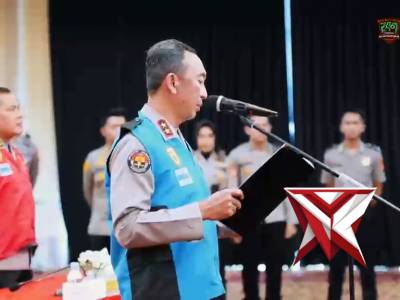 Upacara pengambilan sumpah dan penandatanganan pakta integritas