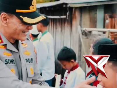 Kapolda Sumsel Irjen Pol. Dr. Sandi Nugroho, S.I.K., S.H., M.Hum. membawa kebahagiaan bagi warga