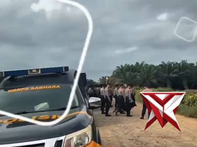 Personil Ditsamapta Polda Kalbar melaksanakan Bantuan Kendali Operasi