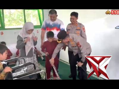 *Peduli Disabilitas, Polri dan Donatur Salurkan Bantuan di SLB Negeri 04 Bengkulu*