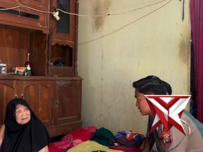 ? Sentuhan Kepedulian untuk Sesama

Melalui tangan Bripda Niko, bantuan sosial dari Kapolres