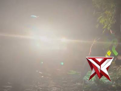 Giat anggota polres Mura, membersihkan pohon tumbang d jalan..C6