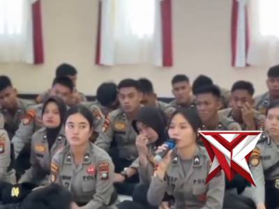 PERSONEL DITSAMAPTA POLDA KEPRI MELAKSANAKAN PELATIHAN TEKNIK KOMUNIKASI EFEKTIF DALAM PENGAMANAN