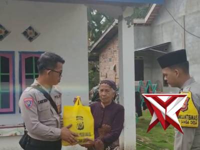 Berbagi Kasih Polsek Sanga Desa ..??