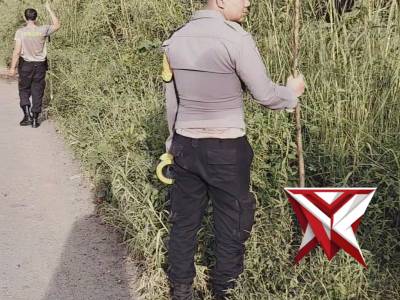 Anggota Polsek BTS ulu polres Musi Rawas memberikan himbawan pemudik agar selalu berhati2 (7)