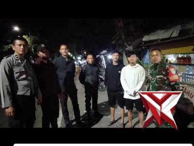 Patroli KRYD Malam Hari. Polsek Baros Cegah Gukamtibmas Malam Minggu 

Baros, Polres Sukabumi Kota