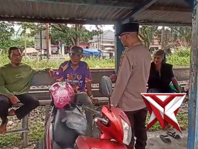 Personil sat binmas melaksanakan giat sambang dan binluh di kelurahan gunung gajah - PoliceTube