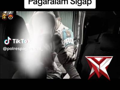 Seusai shalat jum'at Kanit Propos sigap membantu seorang pengendara motor yang mengalami lakalantas