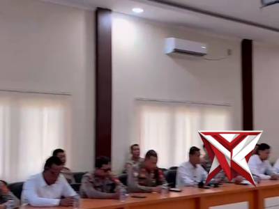 Kapolres musi rawas melaksanakan anev minggu di ikuti oleh kapolsek jajaran - PoliceTube
