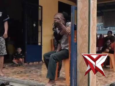 RESPON CEPAT KAPOLSEK MUARA LAKITAN POLRES MUSI RAWAS EVAKUASI KORBAN LAKA LANTAS