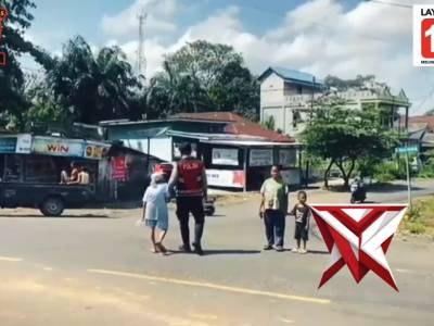 Humanis Sesuai Arahan Kapolda Sumsel,  Unit Patroli Polsek Ma Beliti Polres Musi Rawas Bantu Lansia