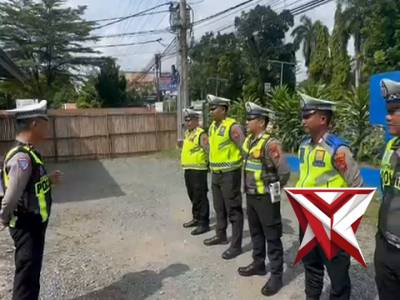 Motor rusak d tolong polisi - PoliceTube