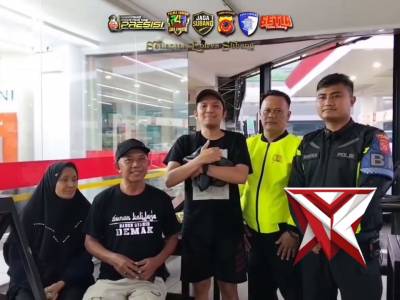 Di sunyinya dini hari, sekitar pukul 03.00 WIB, seorang ibu tertinggal di Rest Area 101 A dalam kond