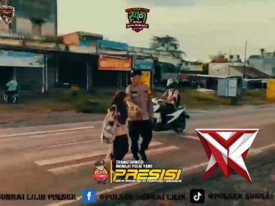 anggota polsek sungai lilin membatu masyarakat?? - PoliceTube