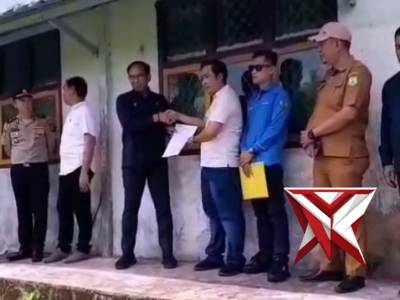 Pengosongan bangunan SM8 - PoliceTube