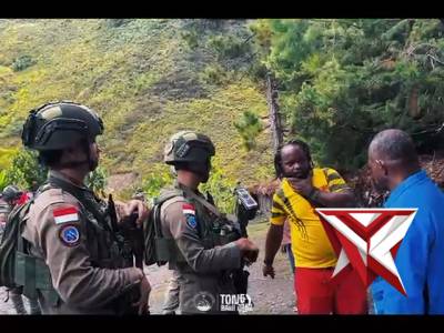 Tak hanya menjaga keamanan, - PoliceTube