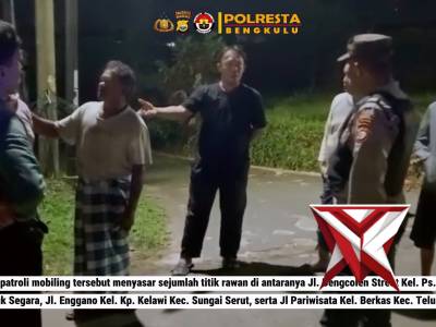 *Patroli Malam, Polsek Teluk Segara Antisipasi 3C dan Gangguan Kamtibmas*