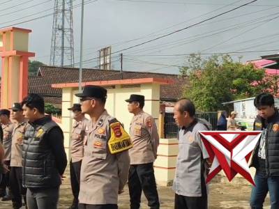 Apel pagi Polsek babat Toman,,, - PoliceTube