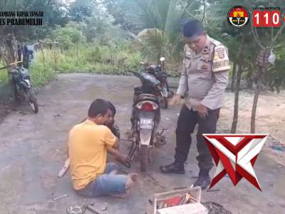 BHABINKAMTIBMAS DESA SINAR RAMBANG MENGHIMBAU WARGA AGAR TERTIB BERLALULINTAS - PoliceTube