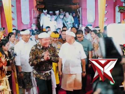 Kapolda Sumatera Selatan Irjen Pol. Dr. Sandi Nugroho menghadiri perayaan Dharma Santi Hari Suci Nye - PoliceTube