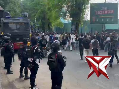 Satbrimob Polda Jateng Melaksanakan Pengamanan Sepakbola Liga 2 Persiku Vs PSIS - PoliceTube