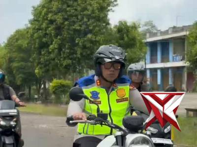 *title* Perkuat Ketahanan Pangan, Kapolres Musi Rawas Tinjau Hasil Panen Jagung - PoliceTube
