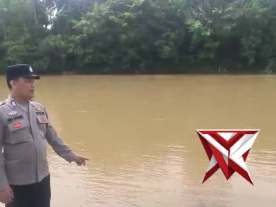 Pengecekan debit air sungai rawas | Polsek Rawas Ulu