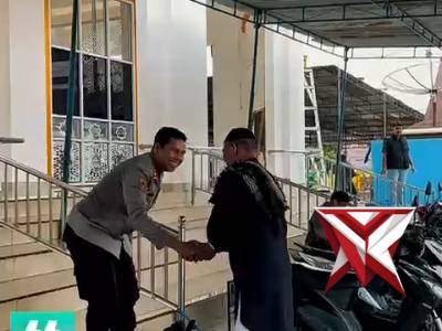 Kapolres Musi Rawas AKBP Agung Adhitya Prananta,S.H.,S.I.K.,M.H melaksanakan Shalat Jumat berjamaah - PoliceTube