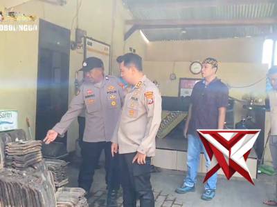 Peninjauan Renovasi Mako Polsek Besuk oleh Kapolres Probolinggo - PoliceTube