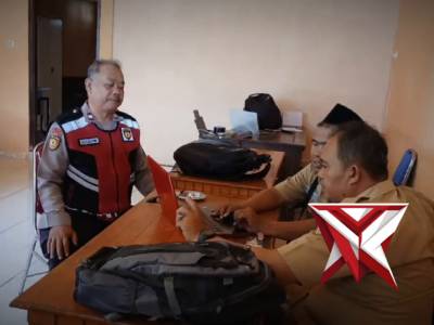 Sambang Desa Bhabinkamtibmas Sampaikan Pesan-pesan Kamtibmas Kepada Perangkat Desa - PoliceTube