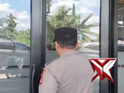 - POLSEK BABAT TOMAN BERIKAN BANTUAN KEPADA WARGA YANG MENGALAMI MUSIBAH KEBAKARAN -