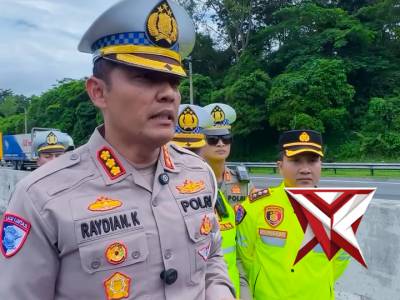 Satlantas Polres Purwakarta dengan Ditlantas Polda Jabar PJR Korlantas Polri olah TKP laka Lantas - PoliceTube
