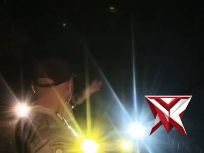 Polsek Muara Beliti membersihkan pohon tumbang dijalan poros