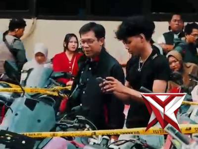 Suasana haru dan bahagia mewarnai Lapangan Gedung Presisi saat Kapolda Sumsel Irjen Pol. Dr. Sandi N