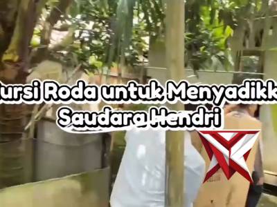 Polres Melawi melalui program Kursi Roda Untuk Menyadikku memberikan bantuan kursi roda