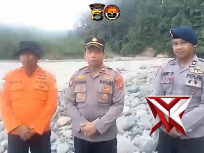Kapolsek Wonosobo Kembali Lakukan Pencarian Warga Diduga Hanyut di Way Semuong