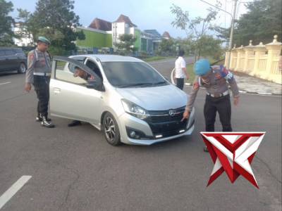 KEGIATAN ANGGOTA SI PROPM MELAKSANAKAN PENGECEKAN RANMOR R2 DAN R4 PERSONIL POLRES PALI