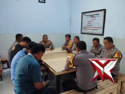 KAPOLSEK CURAHDAMI APP ANGGOTA JAGA KEKOMPAKAN ANGGOTA