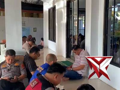 Polres OKI Hadir Personel Polres OKI melaksanakan giat Binrohtal di Masjid Al Faruq Polres OKI - PoliceTube