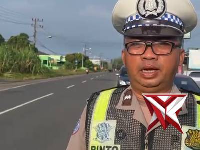 Kanit kamsel memberikan himbauan arus lalin