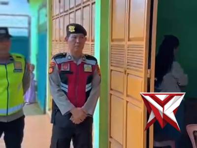 Berikan Rasa Aman, Personel Polsek Muara Lakitan Amankan Ibadah Jumat Agung di GBI Marga Ba