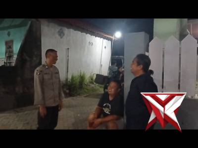 Patroli ke pemukiman warga