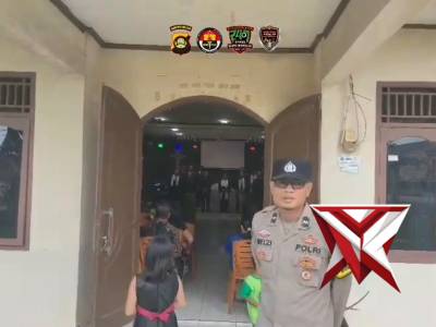 ANGGOTA POLSEK PENGAMAN SM12??