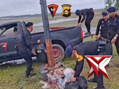 Giat Personel Melaksanakan Bakti Sosial Kurve Sepanjang Jalan Desa Sejaro Sakti Kab. Ogan Ilir