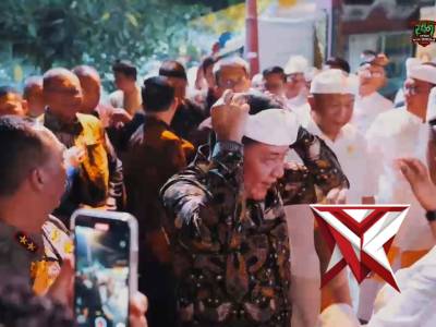 Kapolda sumsel IJP.Dr.Sandi Nugroho menghadiri perayaan dharma santi hari suci nyepi - PoliceTube